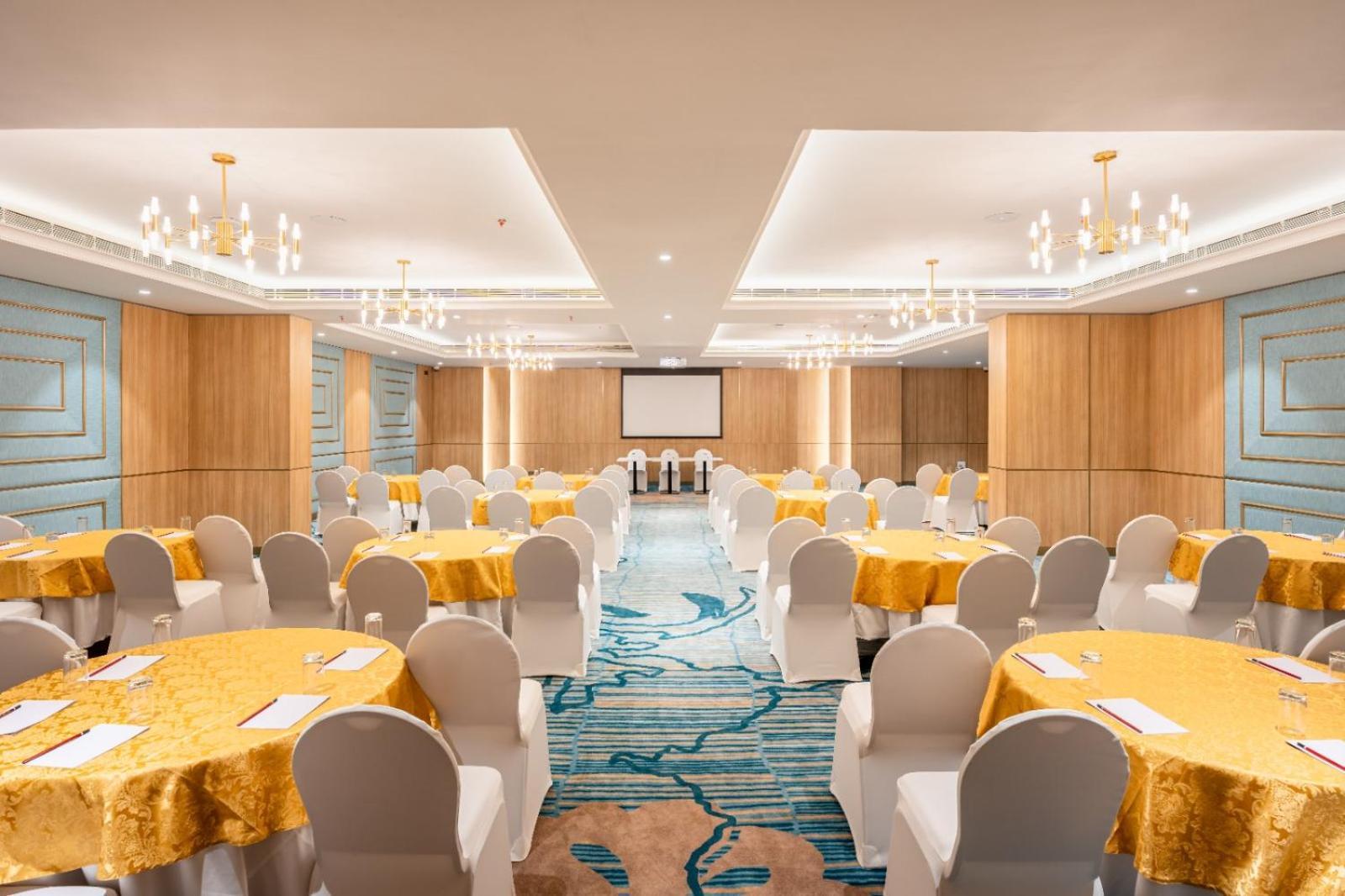 Park Inn & Suites By Radisson Thrissur East Fort 外观 照片