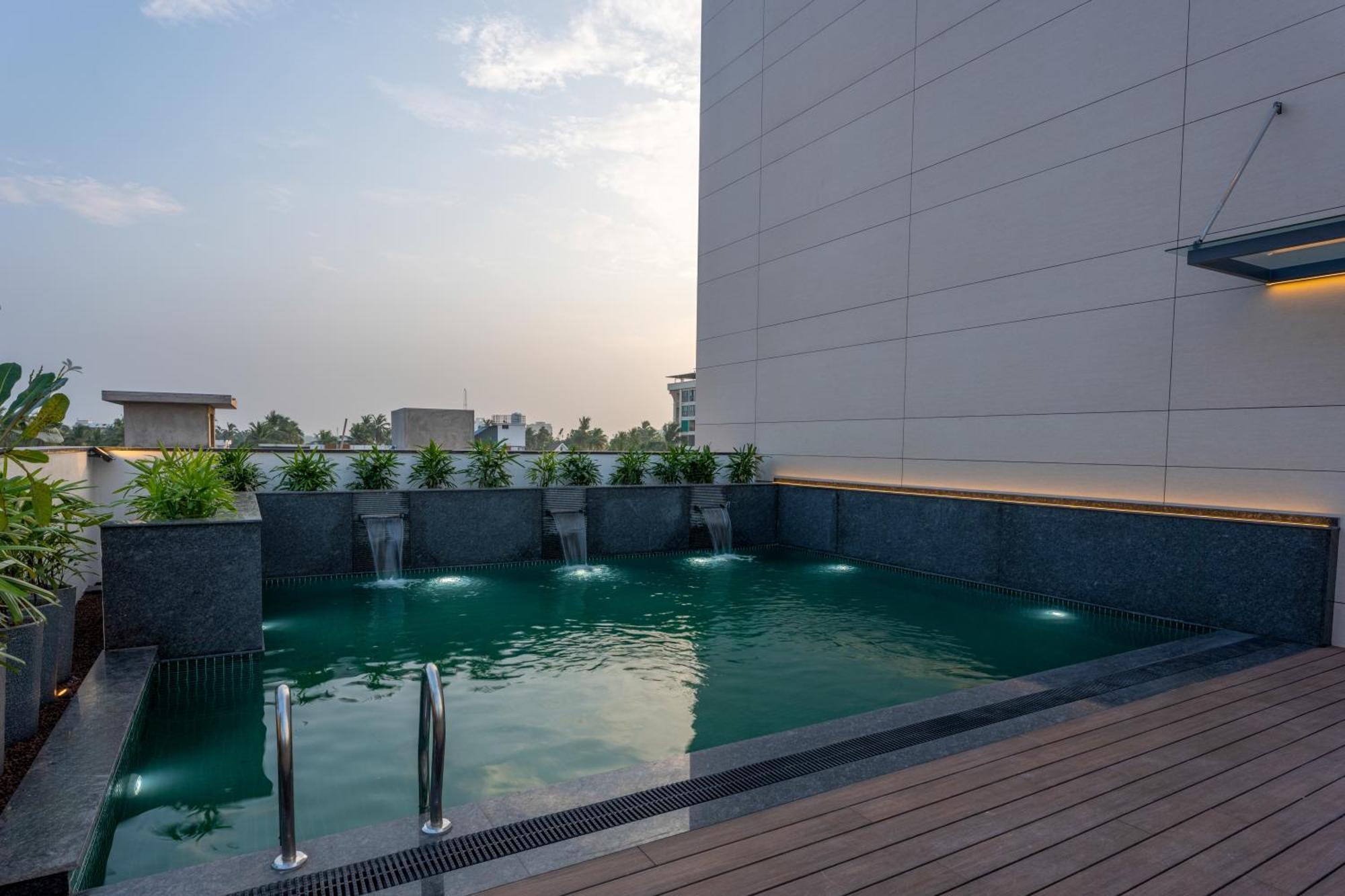 Park Inn & Suites By Radisson Thrissur East Fort 外观 照片