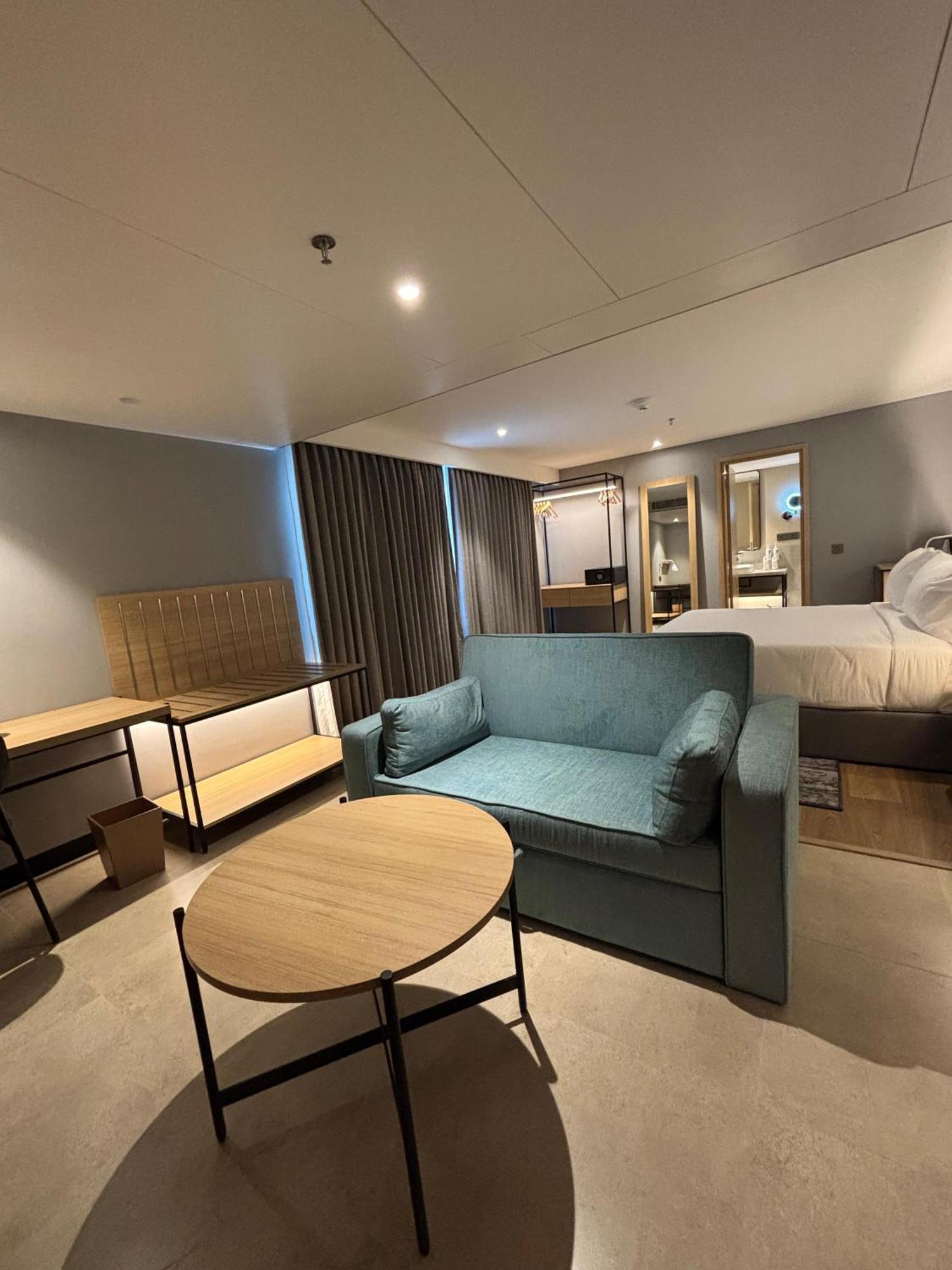 Park Inn & Suites By Radisson Thrissur East Fort 外观 照片