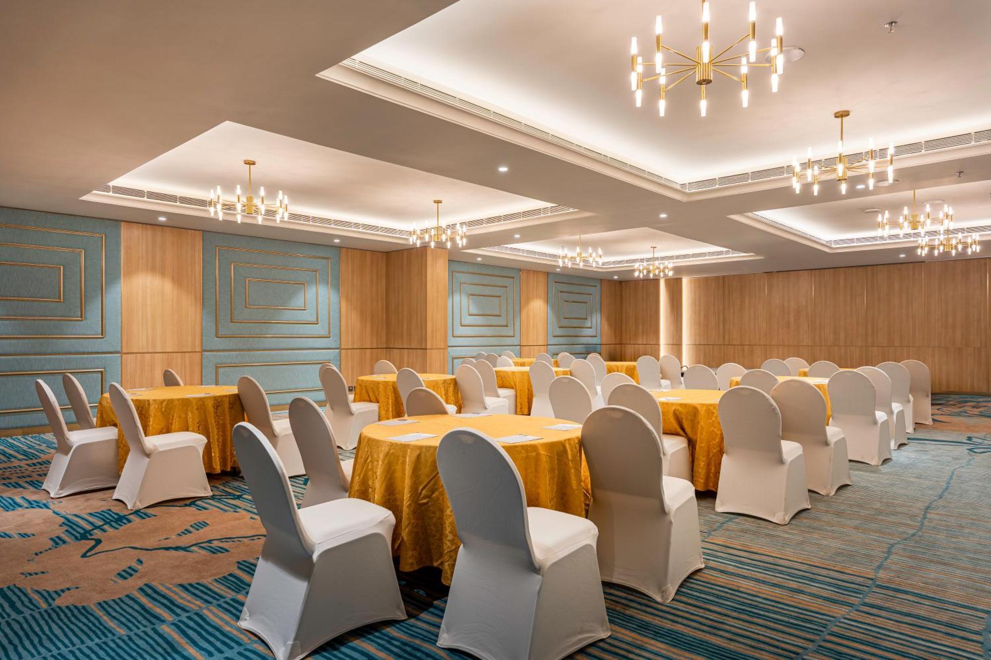 Park Inn & Suites By Radisson Thrissur East Fort 外观 照片